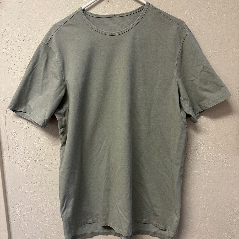 Lululemon tee shirt - size L